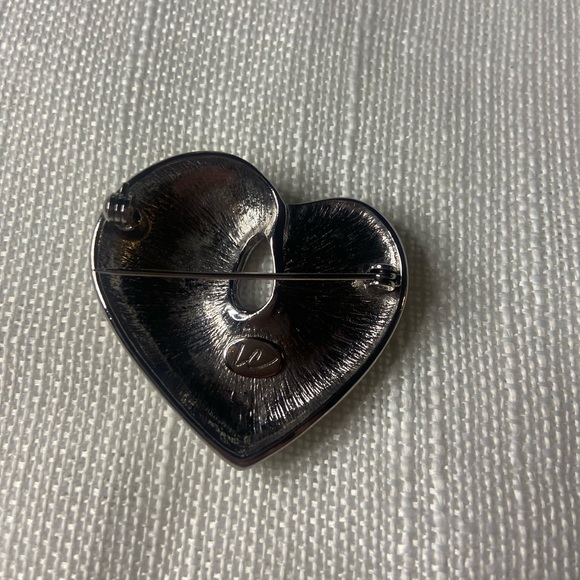 Liz Claiborne Gold Tone Heart Brooch - LC Gold Tone Heart Pin - Picture 4 of 5